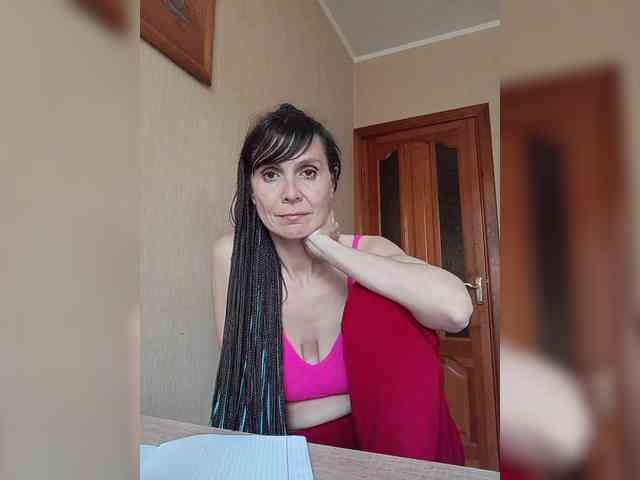 Hellenalonenochka webcam