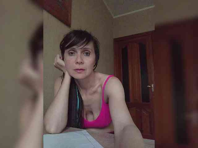Hellenalonenochka webcam
