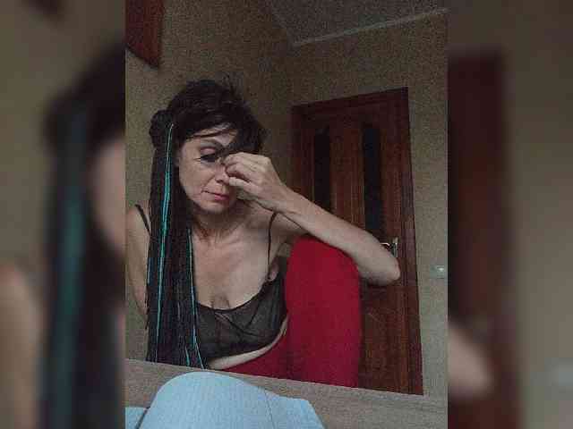 Hellenalonenochka webcam