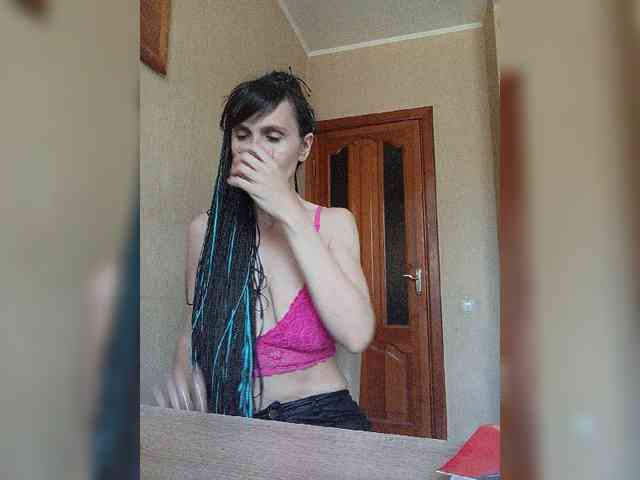 Hellenalonenochka webcam
