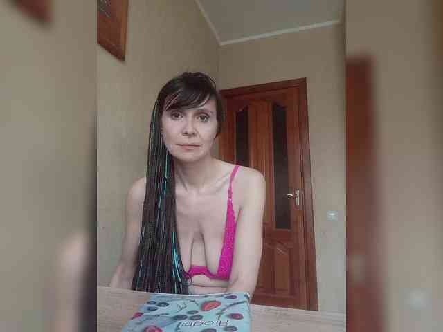 Hellenalonenochka webcam