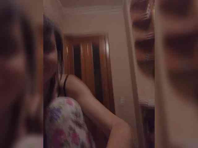 Hellenalonenochka webcam