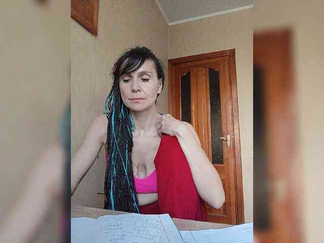 Hellenalonenochka webcam