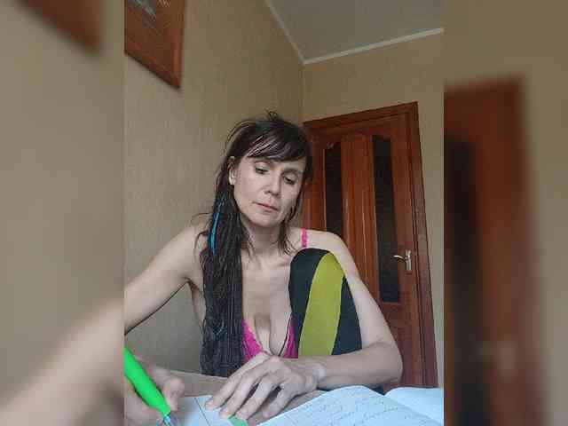 Hellenalonenochka webcam