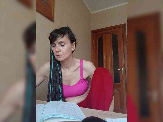 Hellenalonenochka webcam