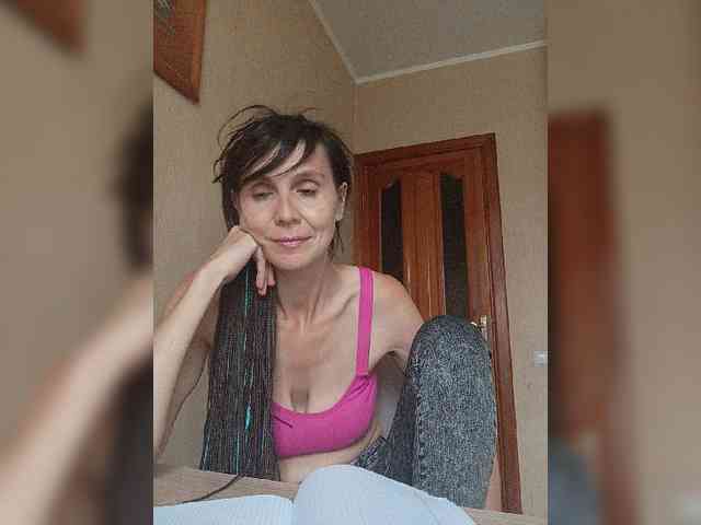 Hellenalonenochka webcam