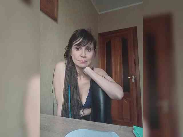 Hellenalonenochka webcam