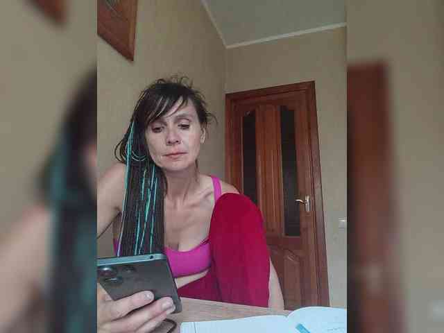 Hellenalonenochka webcam