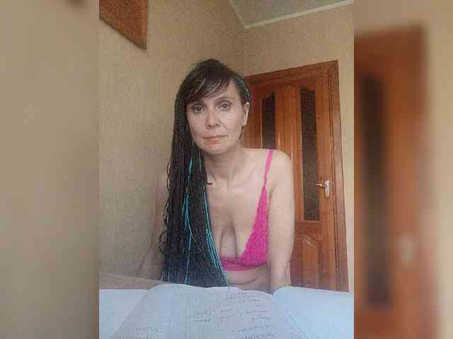 Hellenalonenochka webcam