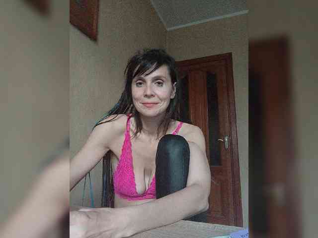 Hellenalonenochka webcam