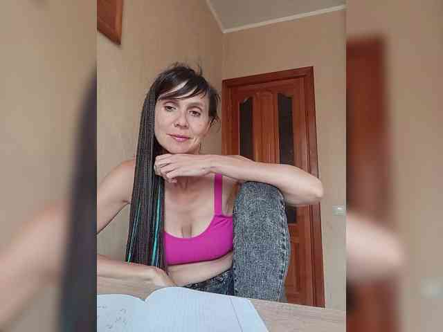 Hellenalonenochka webcam