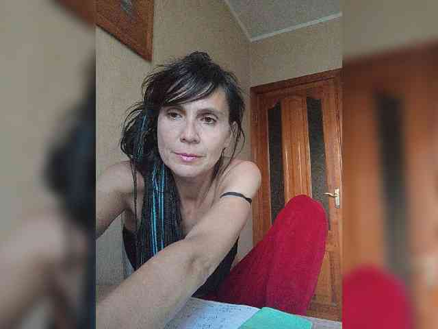 Hellenalonenochka webcam