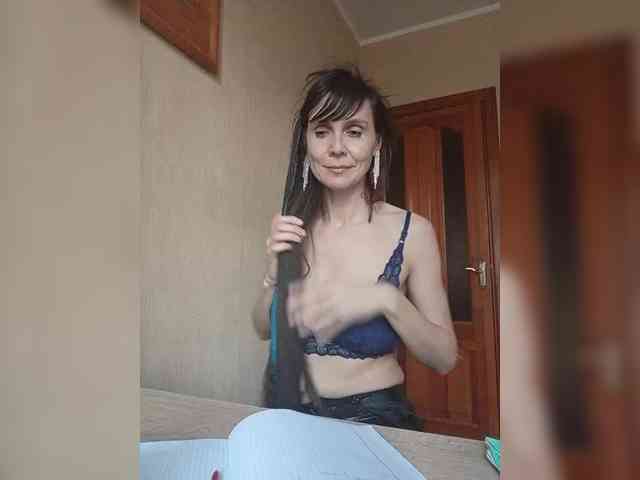 Hellenalonenochka webcam