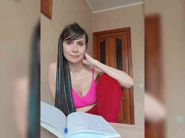 Hellenalonenochka webcam