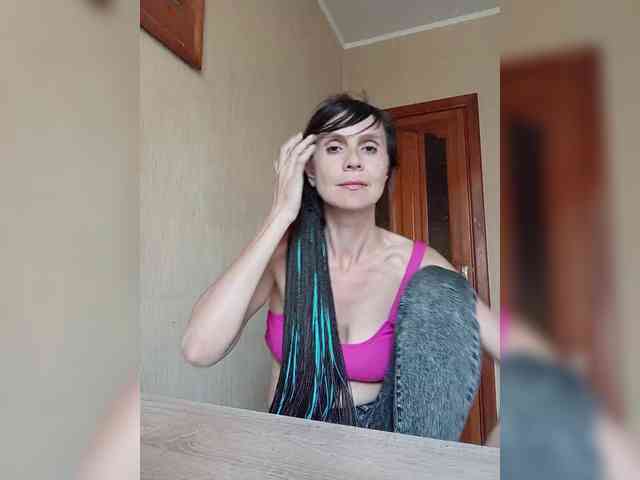 Hellenalonenochka webcam