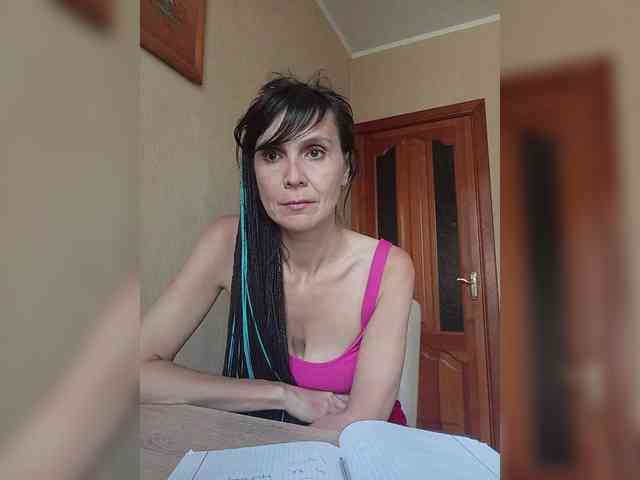 Hellenalonenochka webcam