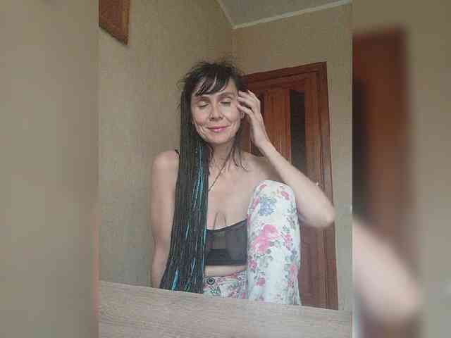 Hellenalonenochka webcam
