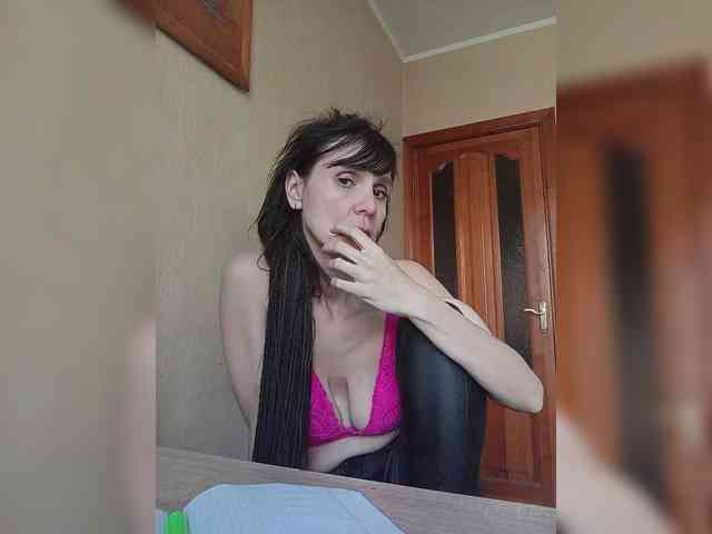 Hellenalonenochka webcam