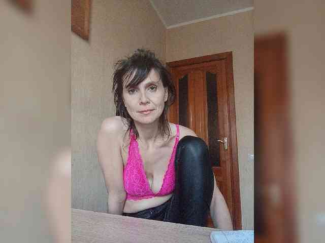 Hellenalonenochka webcam