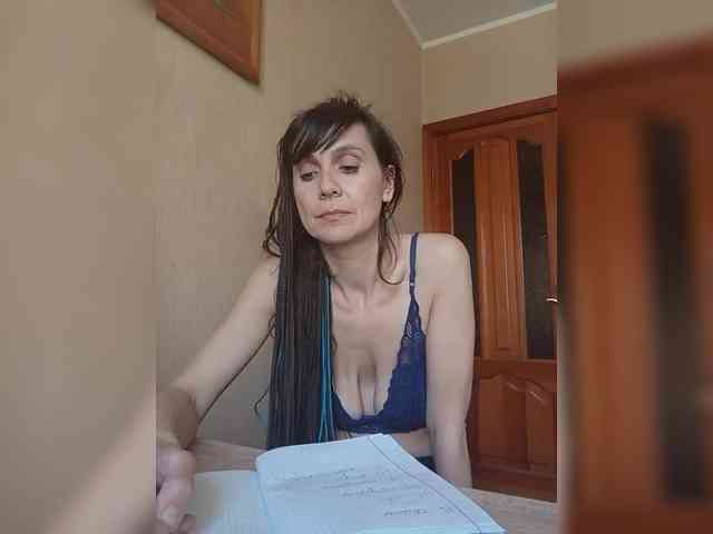 Hellenalonenochka webcam