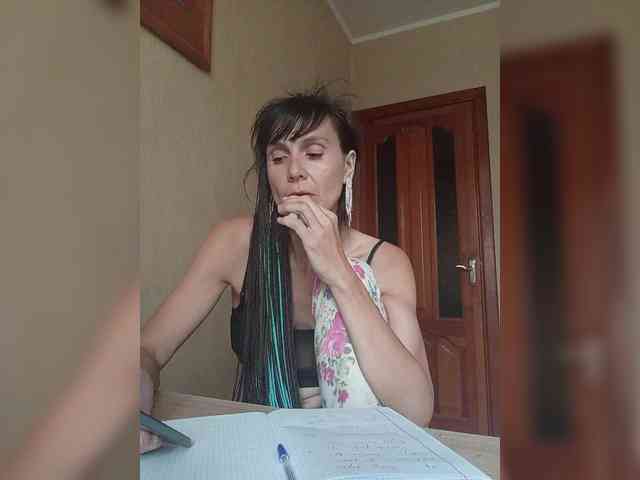 Hellenalonenochka webcam