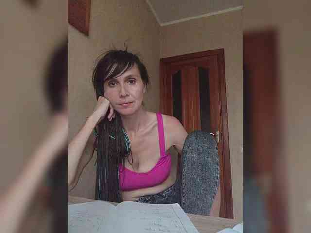 Hellenalonenochka webcam