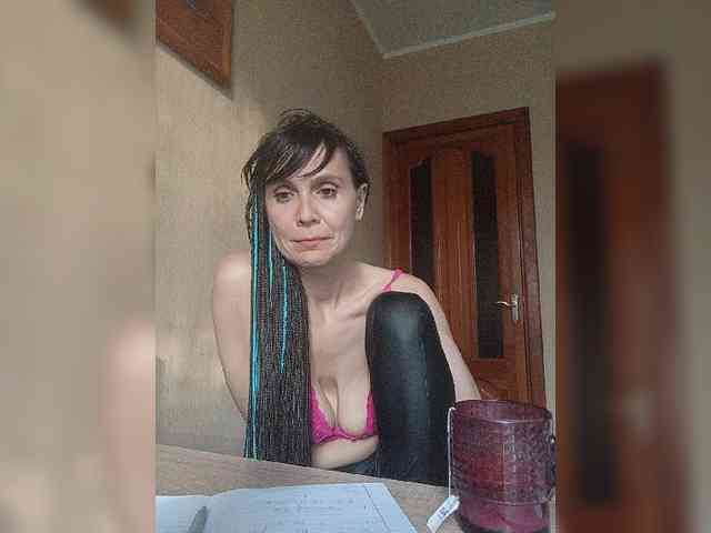 Hellenalonenochka webcam