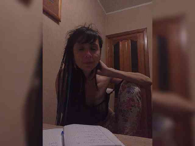 Hellenalonenochka webcam