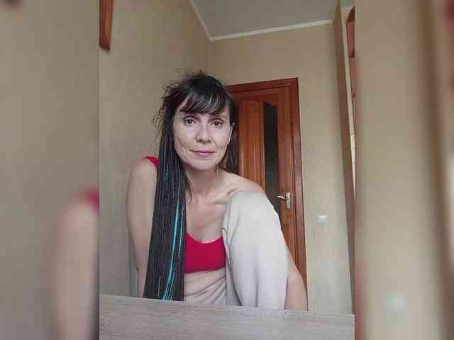 Hellenalonenochka webcam