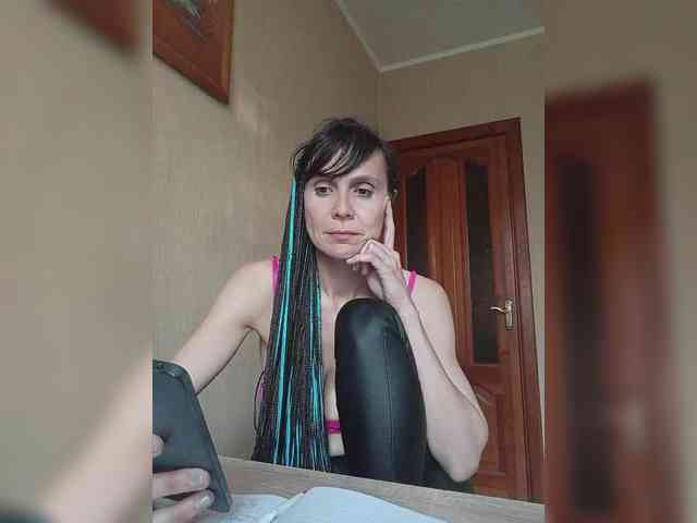 Hellenalonenochka webcam