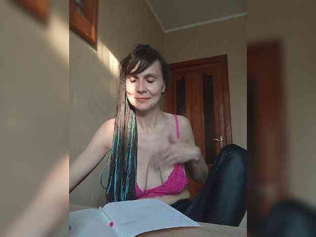 Hellenalonenochka webcam