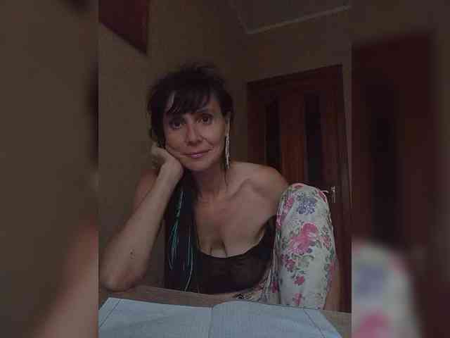 Hellenalonenochka webcam
