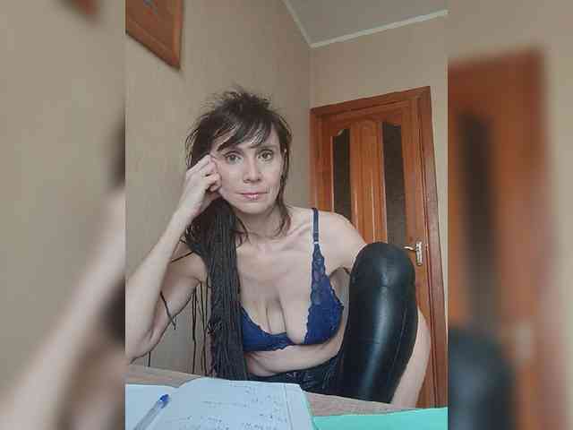 Hellenalonenochka webcam