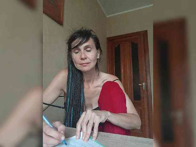 Hellenalonenochka webcam