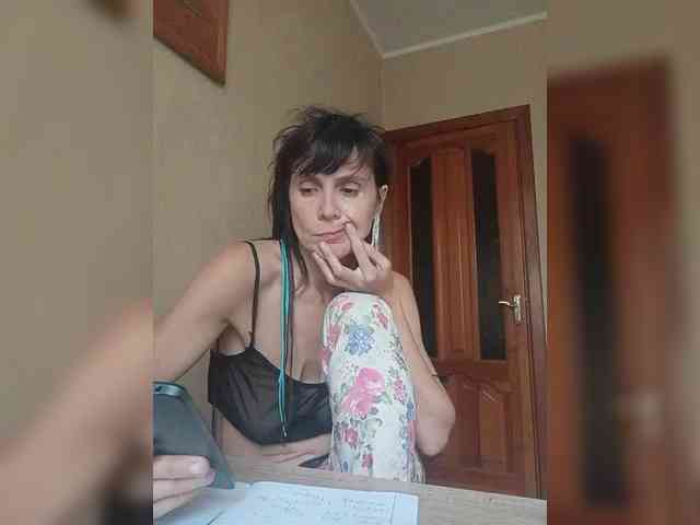 Hellenalonenochka webcam