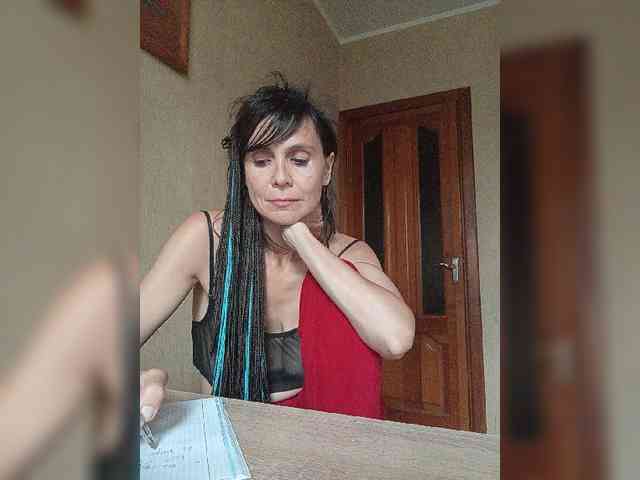 Hellenalonenochka webcam