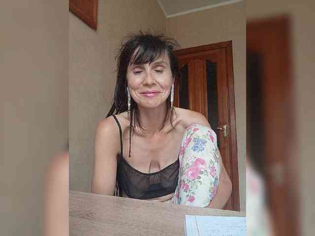Hellenalonenochka webcam