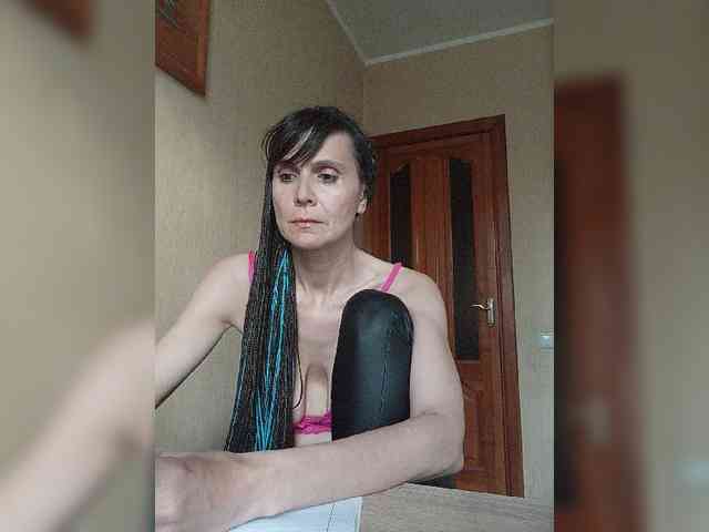Hellenalonenochka webcam