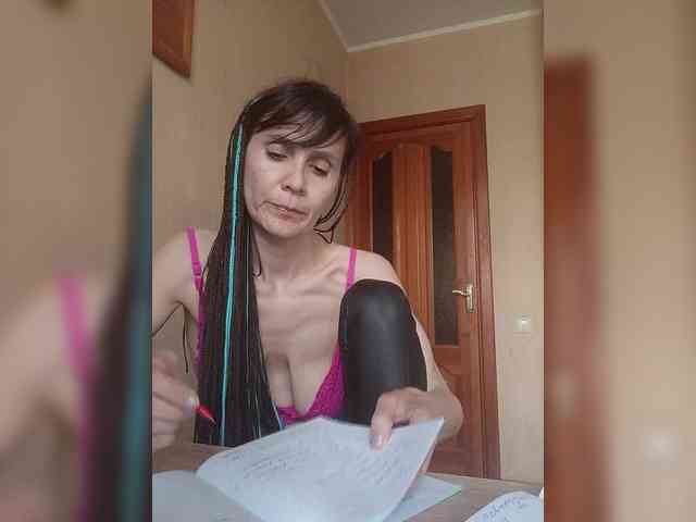 Hellenalonenochka webcam