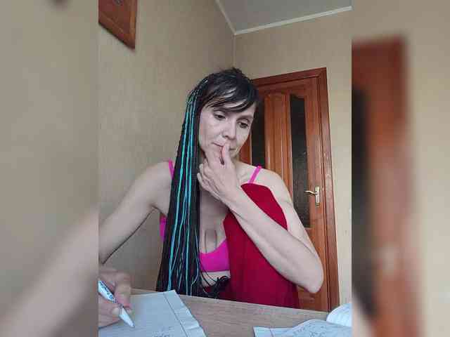 Hellenalonenochka webcam