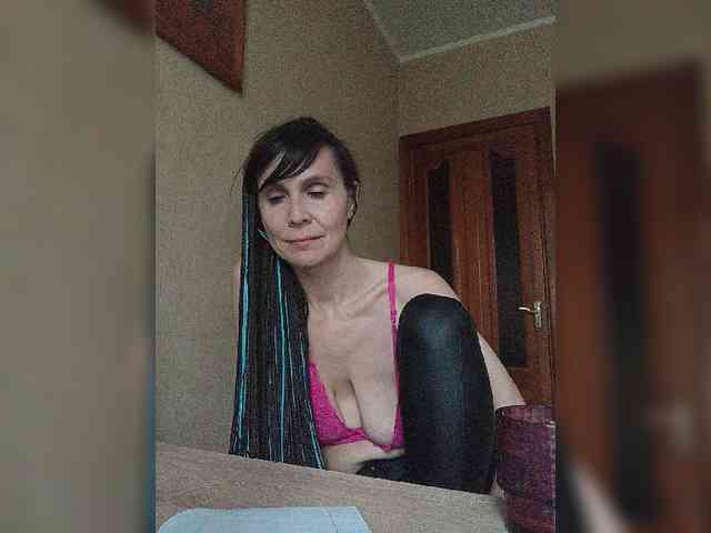 Hellenalonenochka webcam