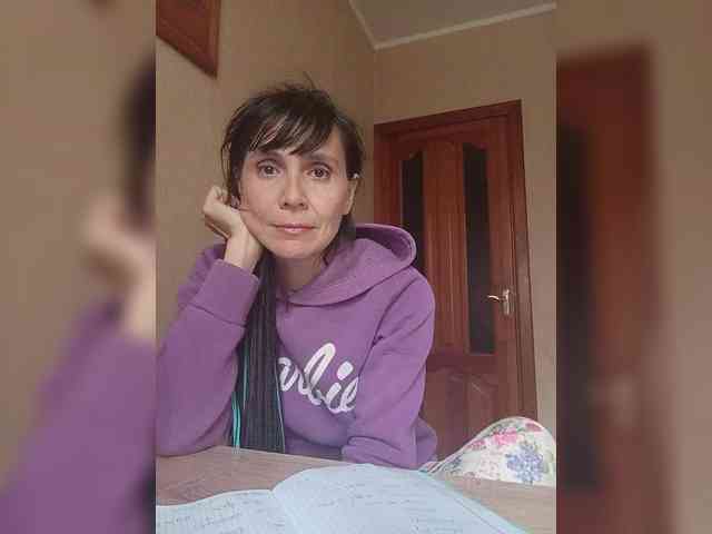 Hellenalonenochka webcam