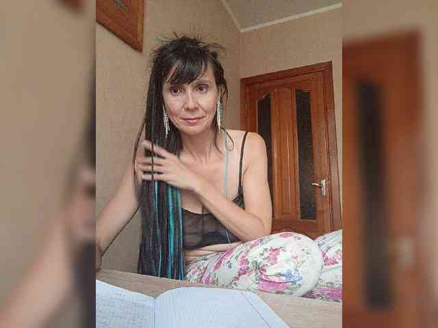 Hellenalonenochka webcam