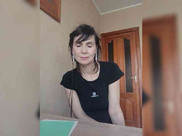 Hellenalonenochka webcam