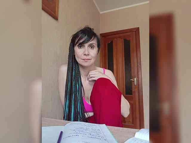 Hellenalonenochka webcam