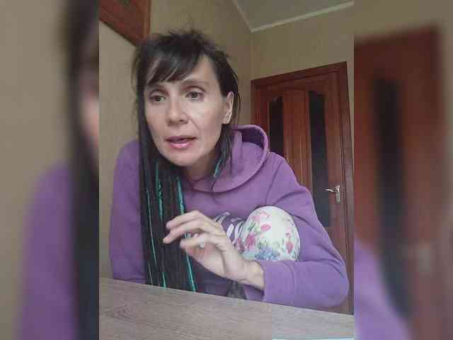 Hellenalonenochka webcam