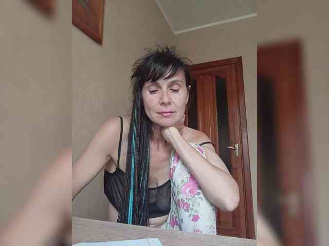 Hellenalonenochka webcam