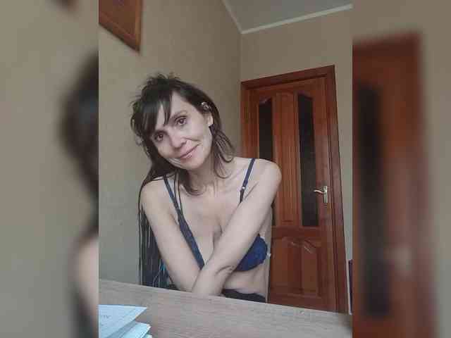 Hellenalonenochka webcam