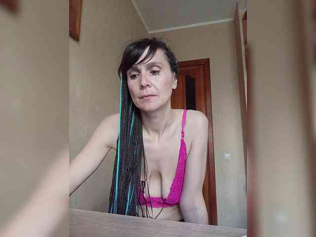 Hellenalonenochka webcam