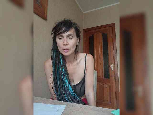 Hellenalonenochka webcam